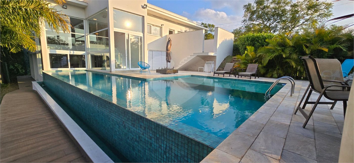 Casa à venda com 7 quartos, sendo 5 suítes, em Residencial Jardim Primavera, Louveira, SP