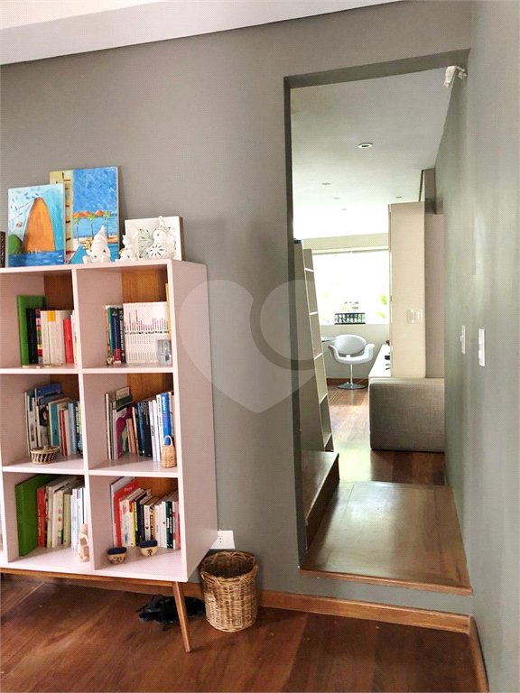 Sobrado à venda com 4 quartos, sendo 1 suíte, em Jardim Novo Mundo, São Paulo, SP