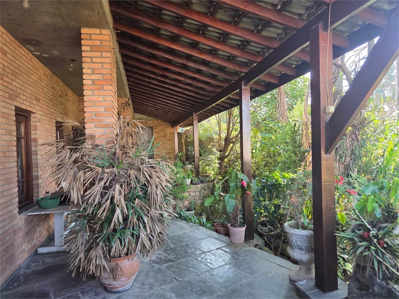 Casa à venda com 4 quartos, sendo 2 suítes,  em Cidade São Francisco, São Paulo, SP