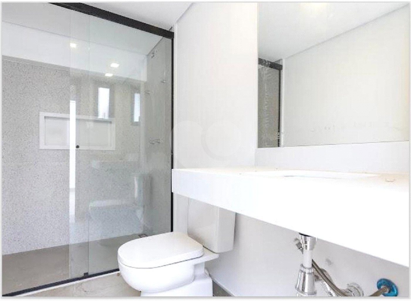 Casa à venda com 3 quartos, sendo 2 suítes, no condomínio Residencial Erika, São Paulo - SP