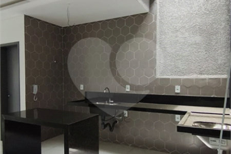 Casa à venda com 2 suítes no condomínio Residencial Paranaguá, São Paulo - SP
