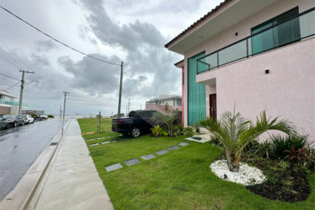 Casa em condomínio à venda com 4 quartos, sendo 3 suítes,  em Nova São Pedro, São Pedro da Aldeia, RJ