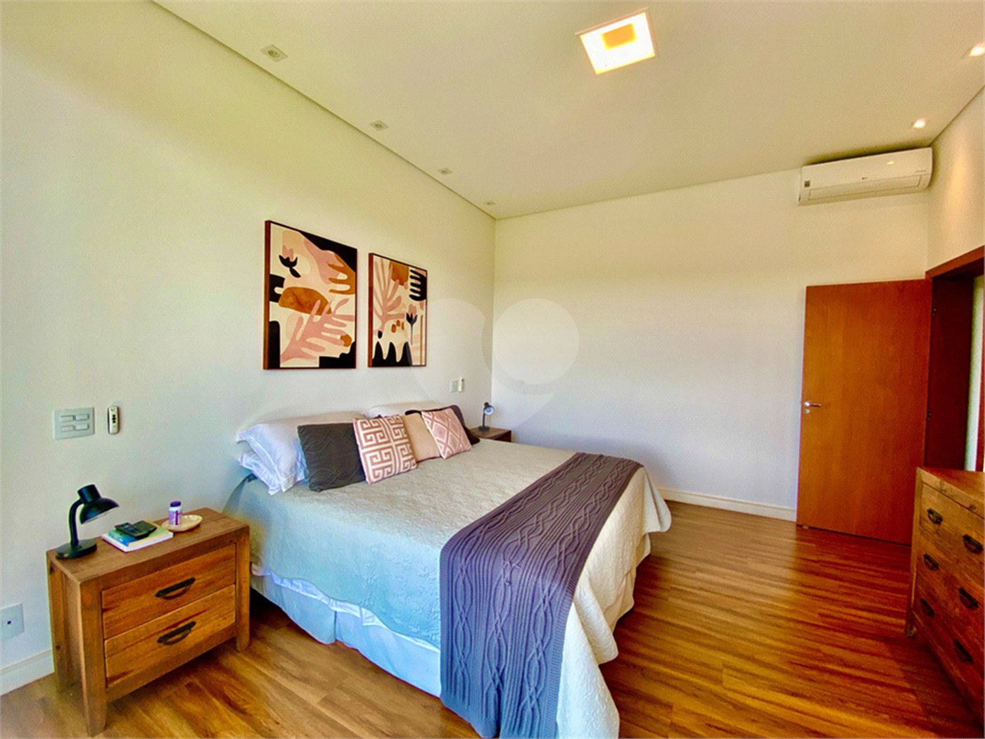 Casa à venda com 5 suítes em Glebas, Louveira, SP