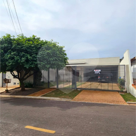 Casa à venda com 2 suítes no Centro, Ponta Porã, MS