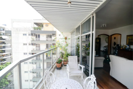 Apartamento à venda com 4 quartos, sendo 1 suíte, em Tijuca, Rio de Janeiro, RJ