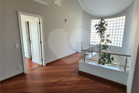 Casa à venda com 3 suítes no condomínio Estância Marambaia, Vinhedo - SP