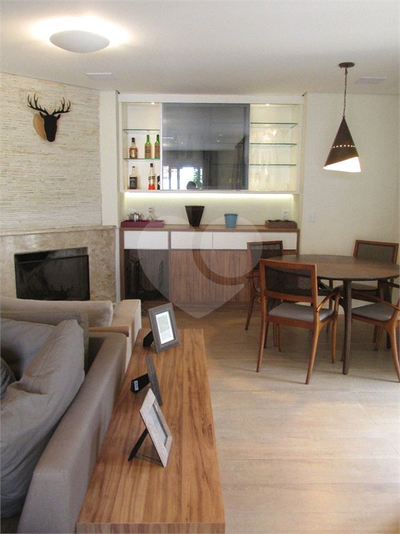 Casa à venda com 3 quartos, sendo 1 suíte, no condomínio Alpes de Vinhedo, Vinhedo - SP