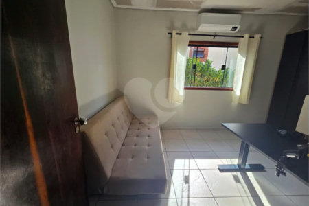 Casa com 3 dormitórios e piscina no Condomínio Cafezal VI em Itupeva SP