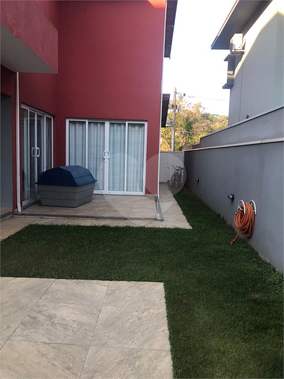 Casa à venda com 3 quartos, sendo 2 suítes,  no condomínio Morada do Bosque, Vinhedo - SP