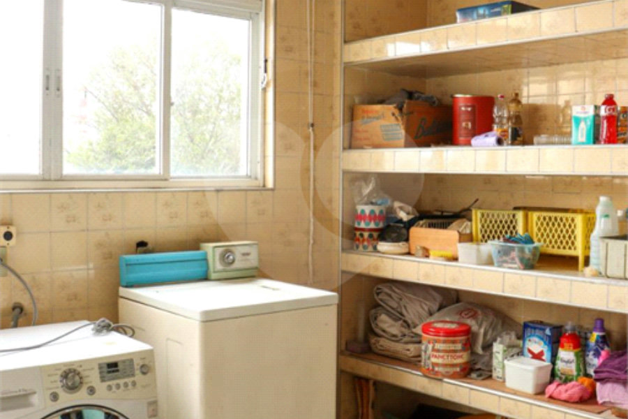 Casa à venda com 3 quartos no condomínio Paderewsky, São Paulo - SP