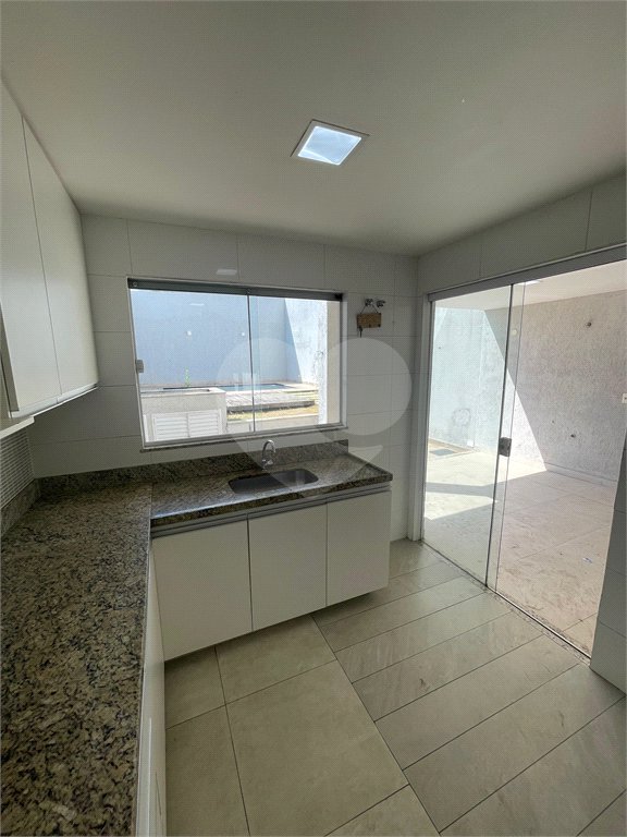 Casa à venda com 3 quartos, sendo 1 suíte, no condomínio Residencial Green Ville, Rio de Janeiro - RJ