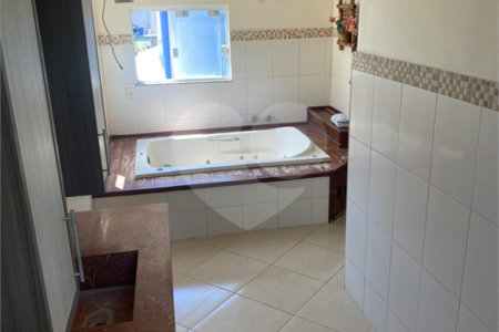 Casa à venda com 4 quartos, sendo 2 suítes, em Ubatiba, Maricá, RJ