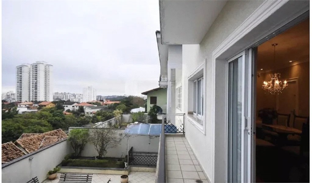 Casa à venda com 5 suítes em Jardim Londrina, São Paulo, SP