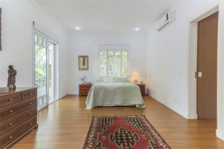 Casa à venda com 5 suítes no condomínio Chácara Flora, São Paulo - SP