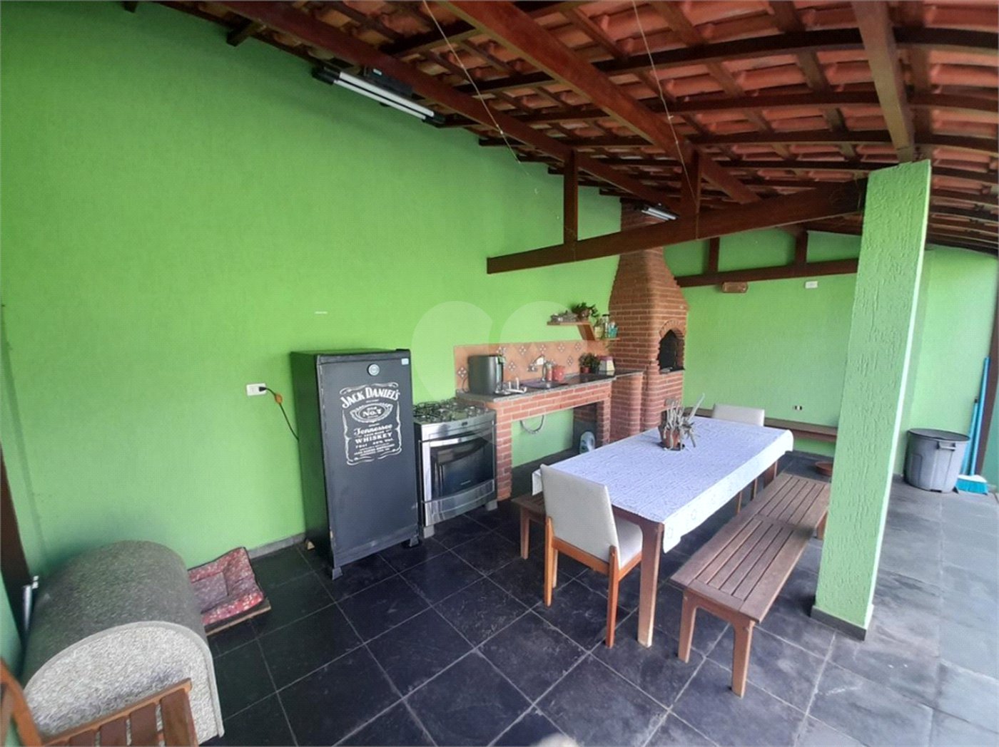 Casa à venda com 3 quartos, sendo 1 suíte,  em Vila Figueira, Suzano, SP
