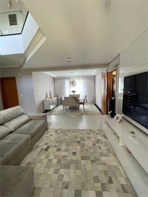 Casa à venda com 4 suítes no condomínio Aruã Lagos, Mogi das Cruzes - SP