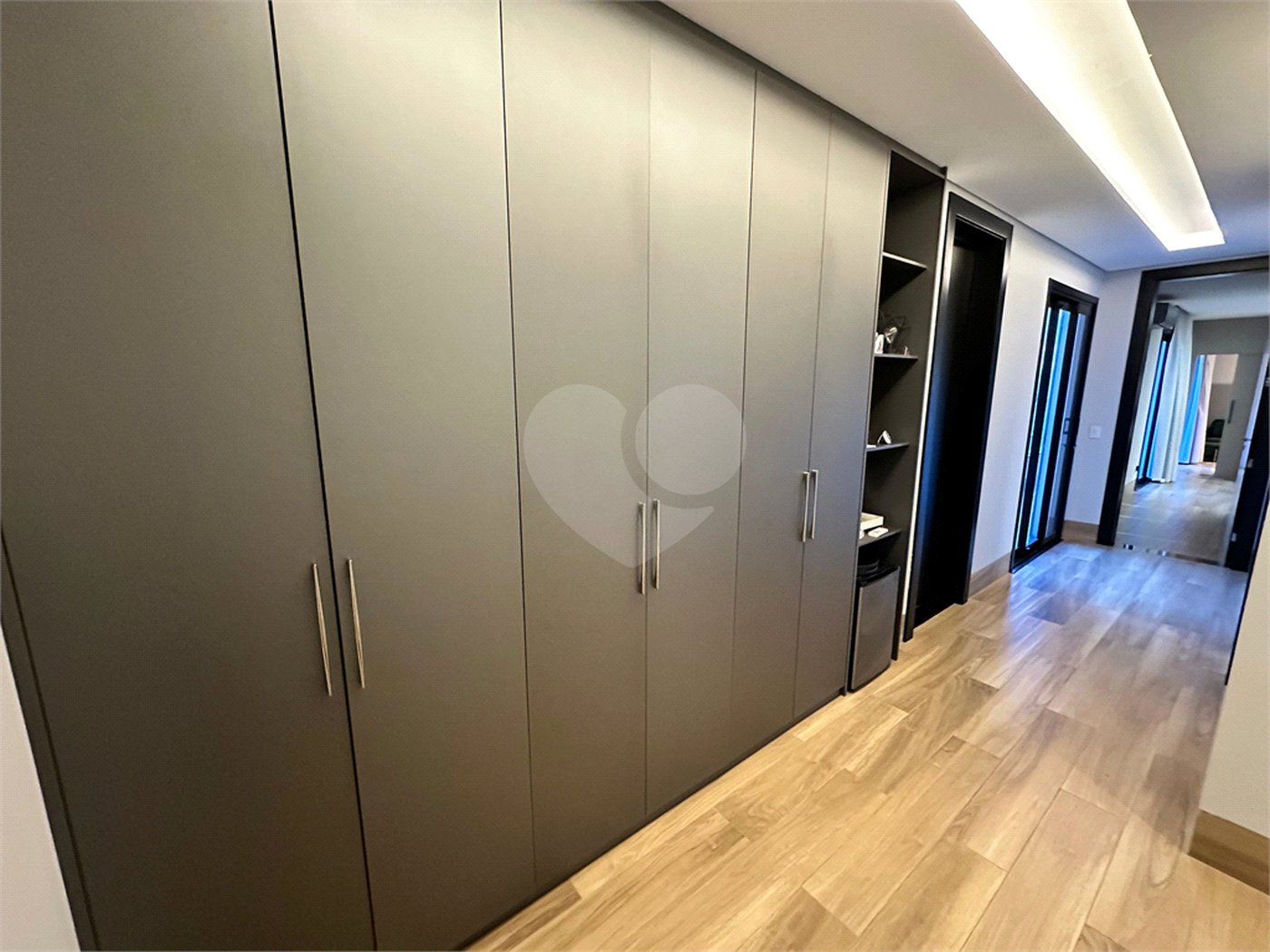 Casa à venda com 3 suítes no condomínio Residencial Florais Itália, Cuiabá - MT