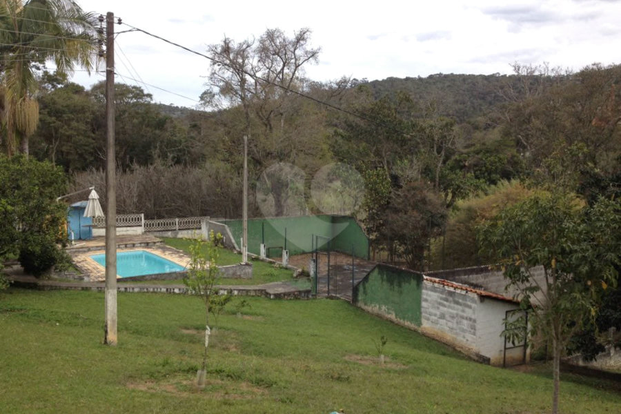 Chácara à venda com 3 quartos, sendo 1 suíte, no Centro, Bom Jesus dos Perdões, SP