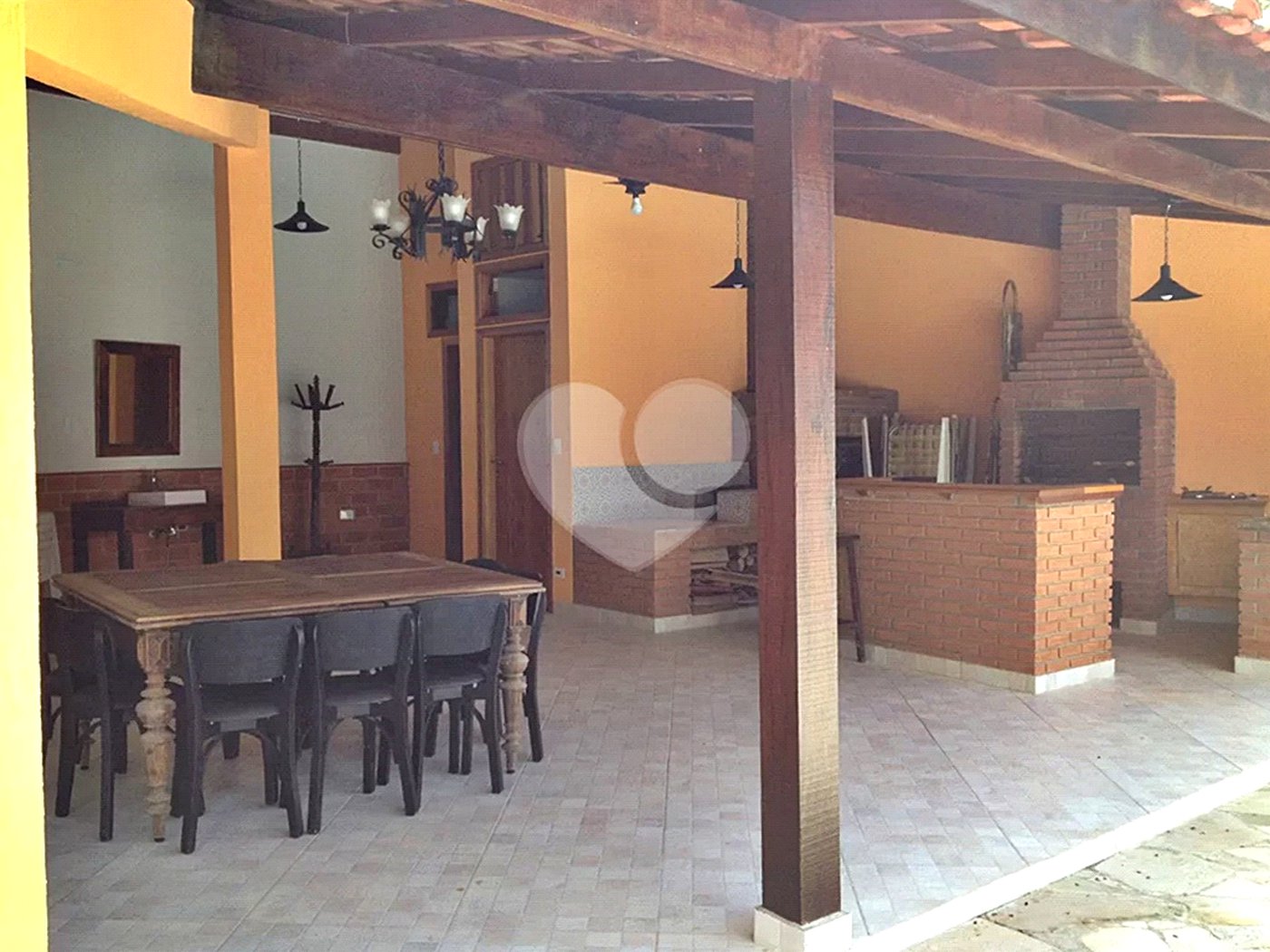 Casa à venda com 4 quartos, sendo 1 suíte, no condomínio Associação Reserva das Hortênsias, Mairiporã - SP