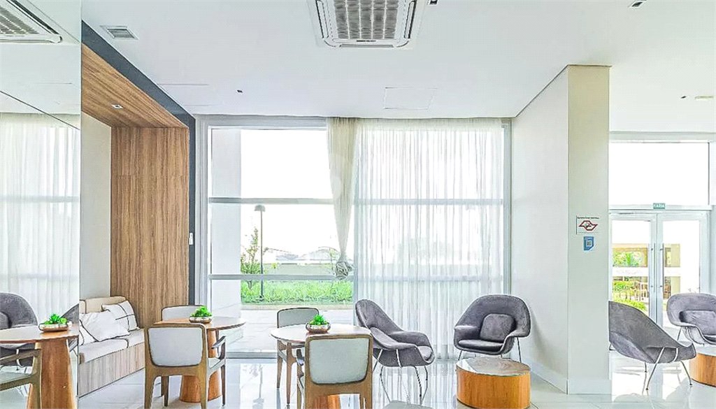 Apartamento à venda com 3 quartos, sendo 1 suíte, em Vila Anastácio, São Paulo, SP