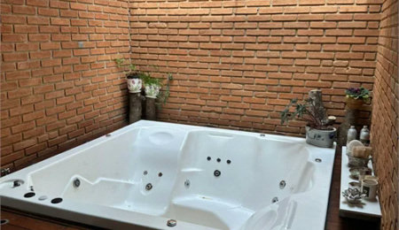 Casa à venda com 4 quartos, sendo 2 suítes,  no condomínio Chacara Marques, Santana de Parnaíba - SP