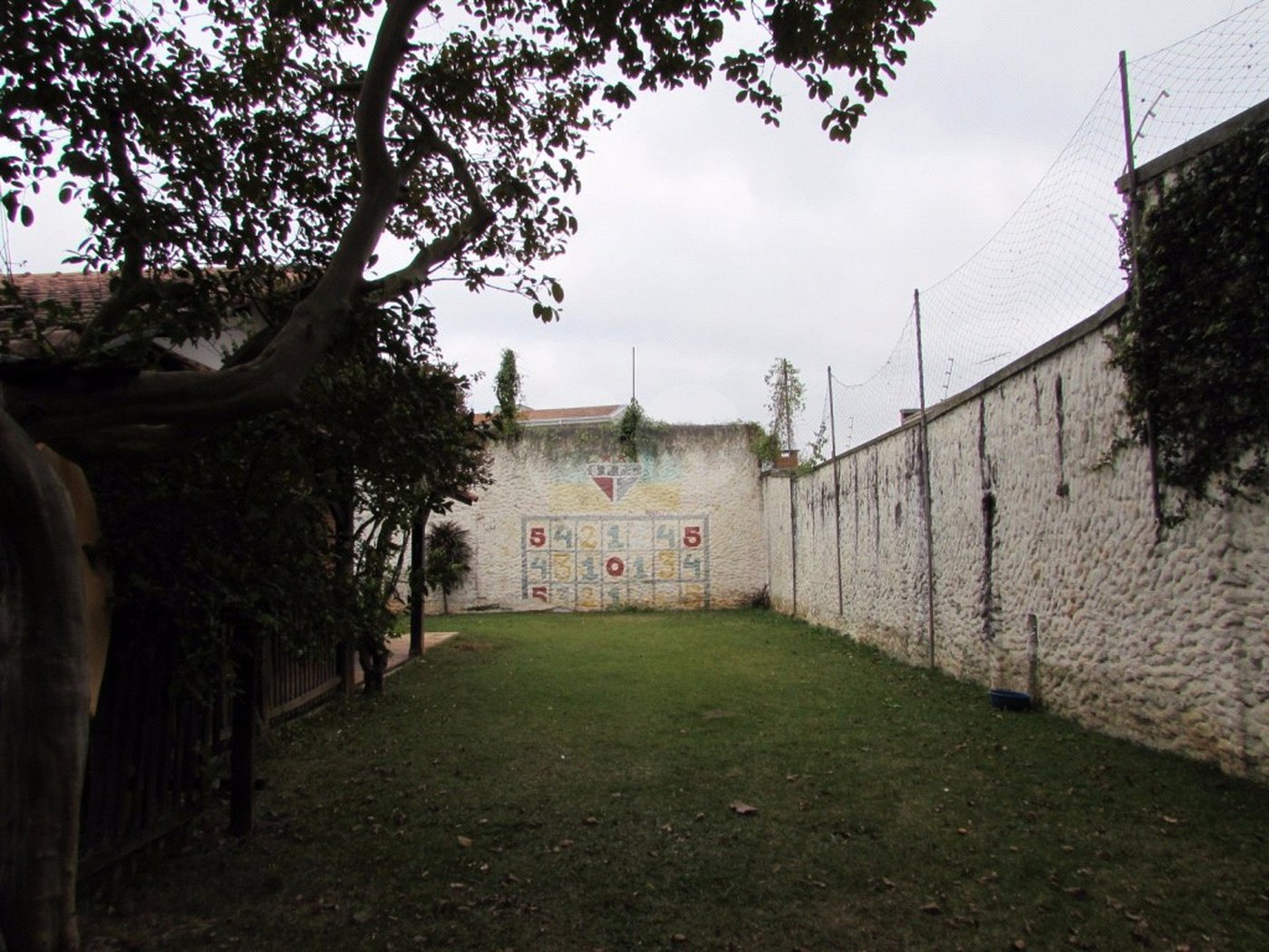 Casa Térrea à venda ou para alugar com 5 quartos, sendo 2 suítes, em Vila Horizonte, Mogi das Cruzes, SP