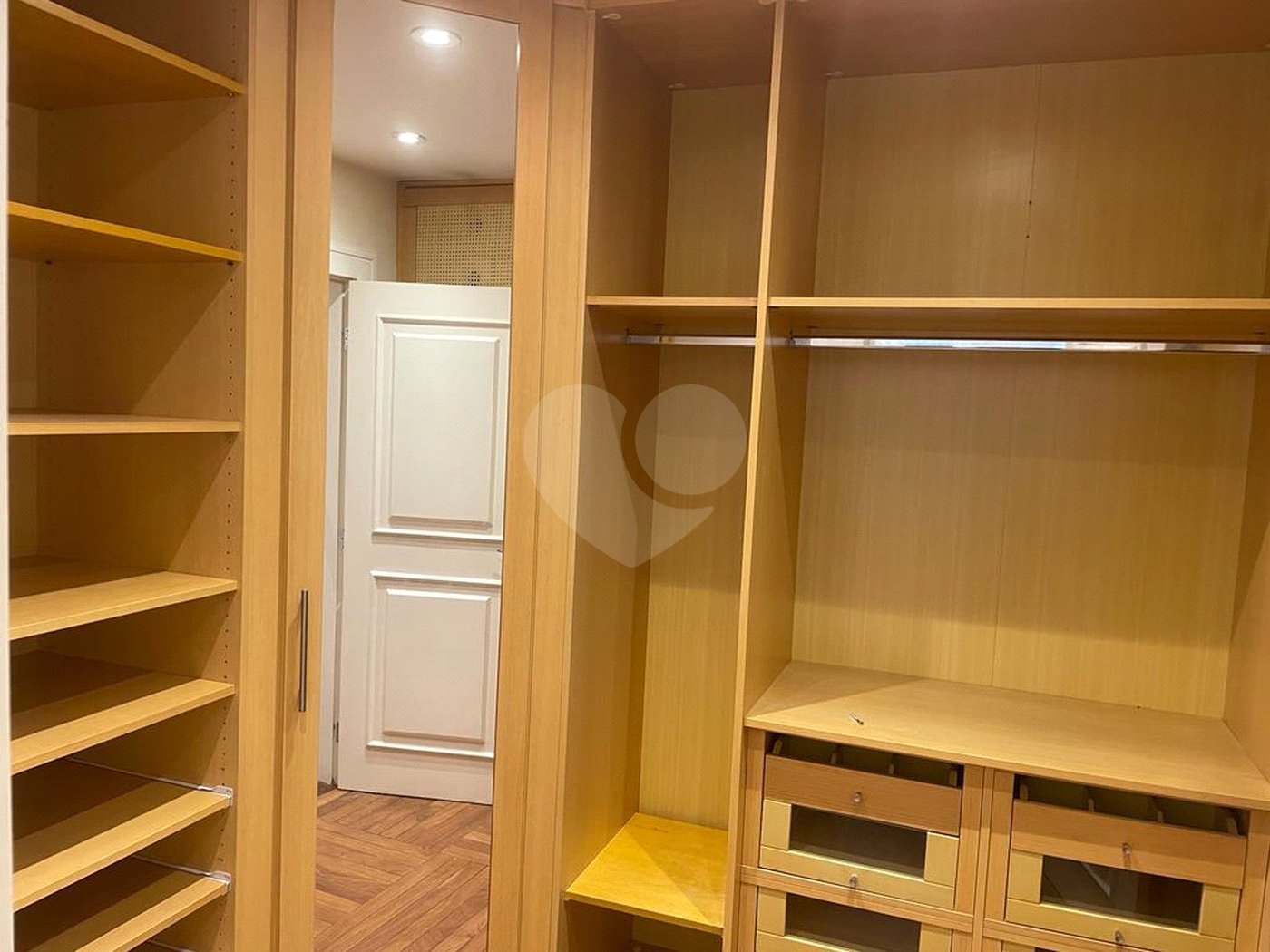 Apartamento à venda com 4 suítes em Vila Suzana, São Paulo, SP