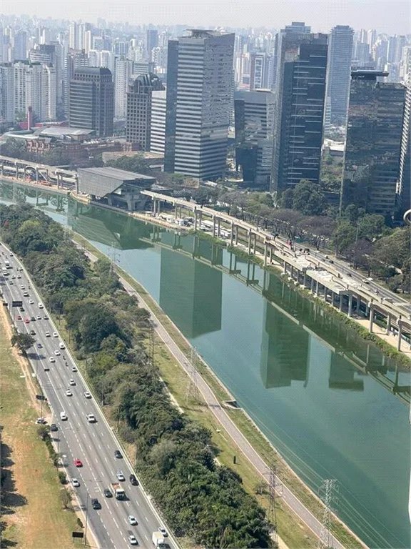 Cobertura à venda ou para alugar com 4 suítes em Jardim Morumbi, São Paulo, SP