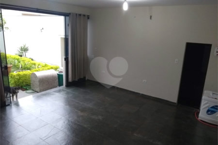 Sobrado à venda com 3 quartos, sendo 1 suíte,  em Vila Oliveira, Mogi das Cruzes, SP