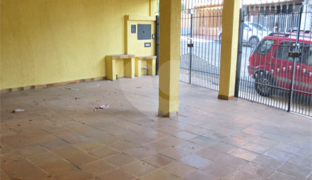 Casa à venda com 4 quartos, sendo 1 suíte, em Vila Santo Estéfano, São Paulo, SP