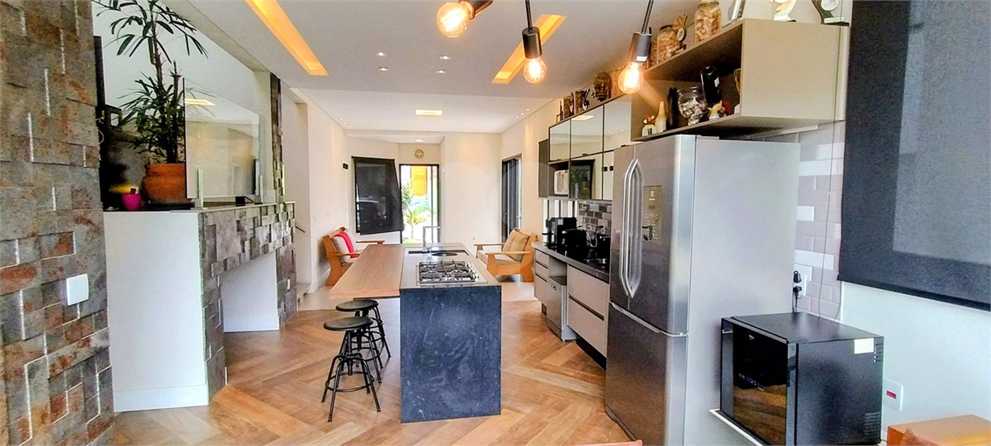 Casa à venda com 3 suítes no condomínio Porto do Sol, Valinhos - SP