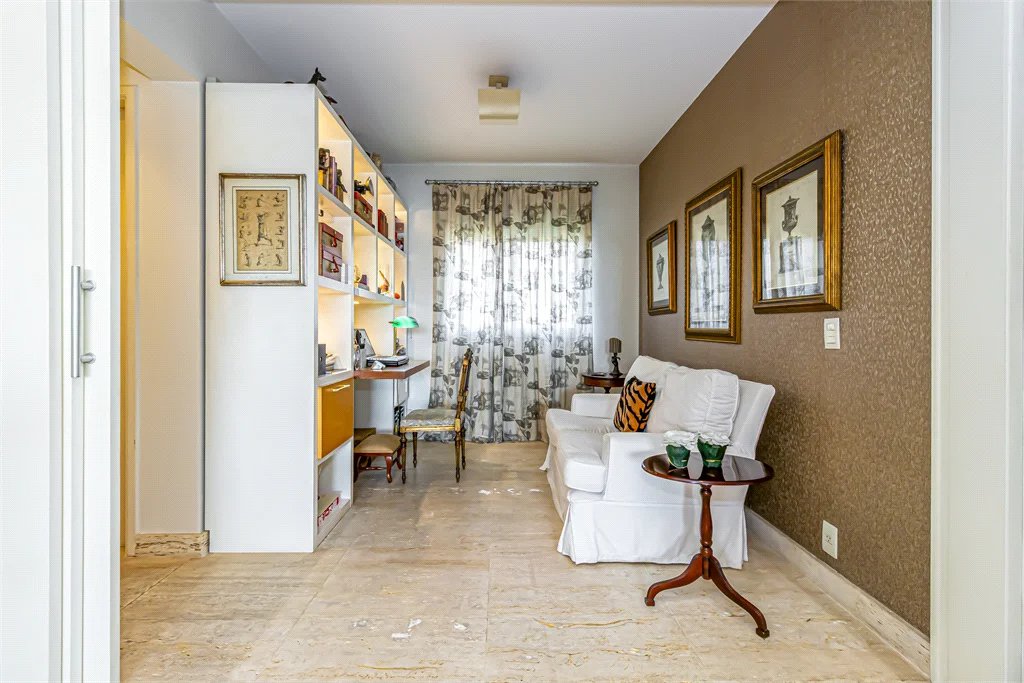 Apartamento à venda com 4 quartos, sendo 3 suítes,  em Real Parque, São Paulo, SP