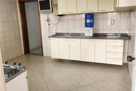 Sobrado à venda com 3 quartos em Vila Dalila, São Paulo, SP