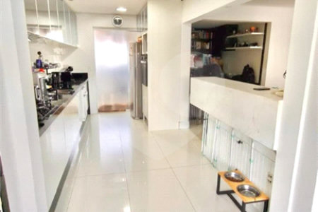 Apartamento à venda com 3 suítes em Vila Romana, São Paulo, SP