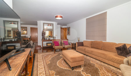 Apartamento à venda com 4 quartos, sendo 2 suítes,  em Campo Belo, São Paulo, SP