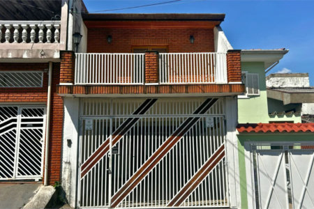 Sobrado à venda com 3 quartos, sendo 2 suítes, em Cidade São Francisco, São Paulo, SP