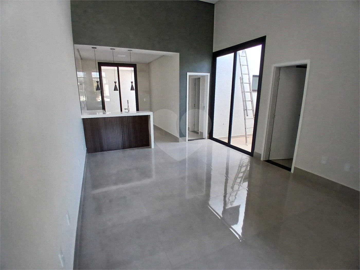 Casa à venda com 3 quartos, sendo 1 suíte, no condomínio Jardim, Sorocaba - SP