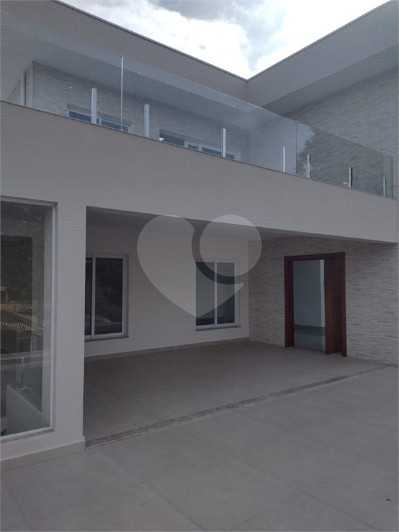Casa à venda com 4 suítes no condomínio Estância Marambaia, Vinhedo - SP