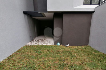 Casa à venda ou para alugar com 3 quartos, sendo 1 suíte,  no condomínio Cube Tutóia, São Paulo - SP