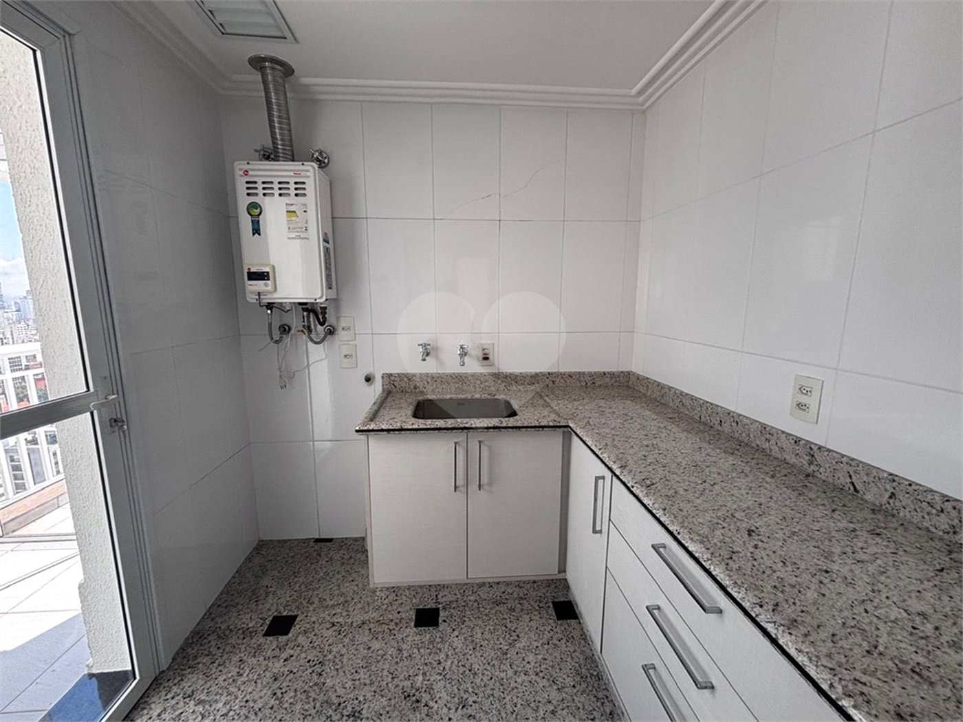 Cobertura à venda com 3 quartos, sendo 2 suítes,  em Vila Buarque, São Paulo, SP