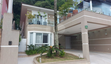 Sobrado à venda com 3 suítes em Horto, São Paulo, SP