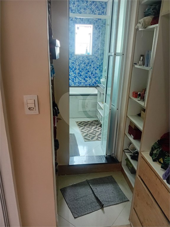Sobrado à venda com 4 quartos, sendo 1 suíte,  em Parque Santa Laura, Ferraz de Vasconcelos, SP