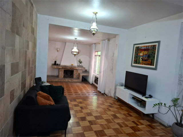 Sobrado à venda com 4 quartos, sendo 1 suíte,  em Tucuruvi, São Paulo, SP
