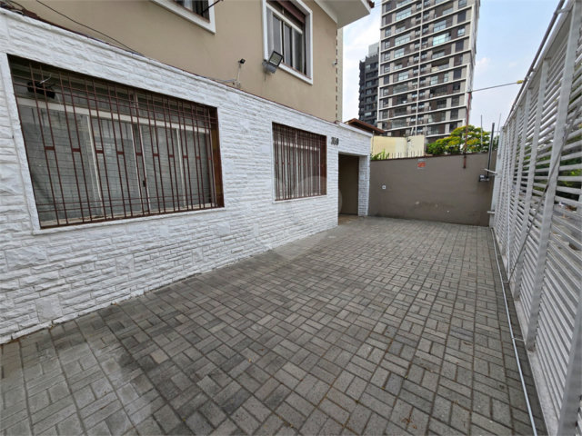 Sobrado para alugar com 3 quartos, sendo 2 suítes, em Brooklin, São Paulo, SP