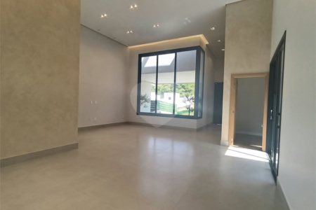 Casa à venda com 3 suítes no condomínio Villa Sapezal, Indaiatuba - SP
