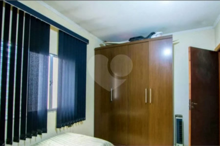 Casa com 172m² , 3 dormitórios , sendo 1 suíte , 2 vagas , à venda no Jardim Alvorada em Santo André.