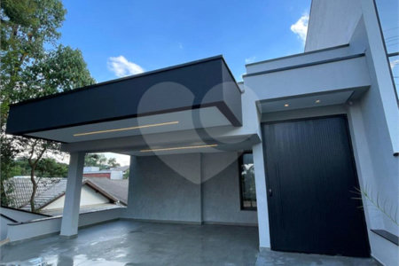 Casa à venda com 3 suítes no condomínio Aruã, Mogi das Cruzes - SP