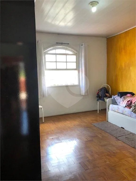 Sobrado à venda com 2 quartos em Vila Vitório Mazzei, São Paulo, SP