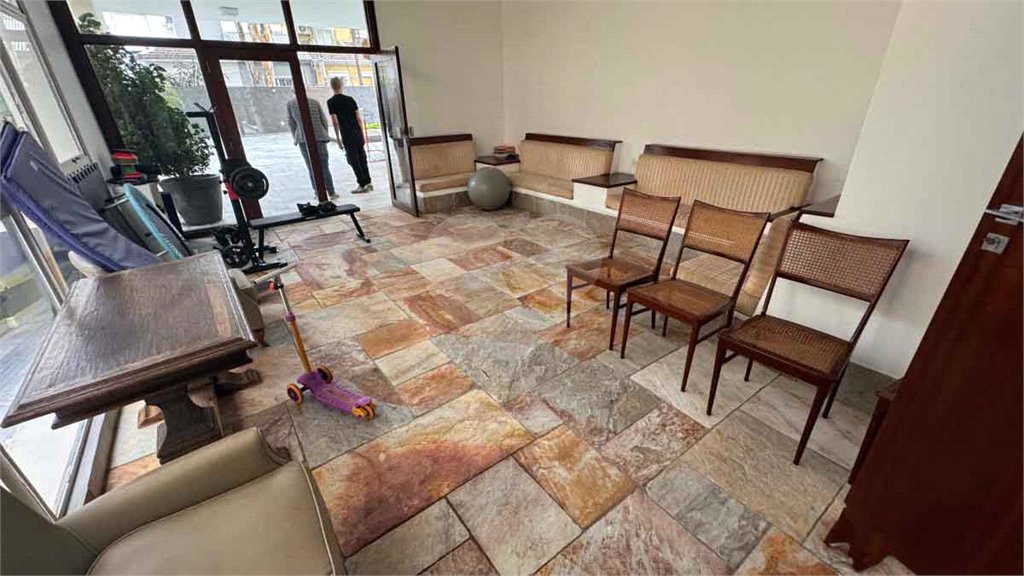 Apartamento à venda com 3 quartos, sendo 1 suíte, em Cerqueira César, São Paulo, SP