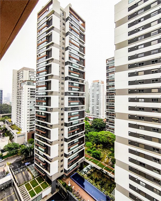 Apartamento totalmente mobiliado com ar-condicionado localizado no coração do Brooklin!!!